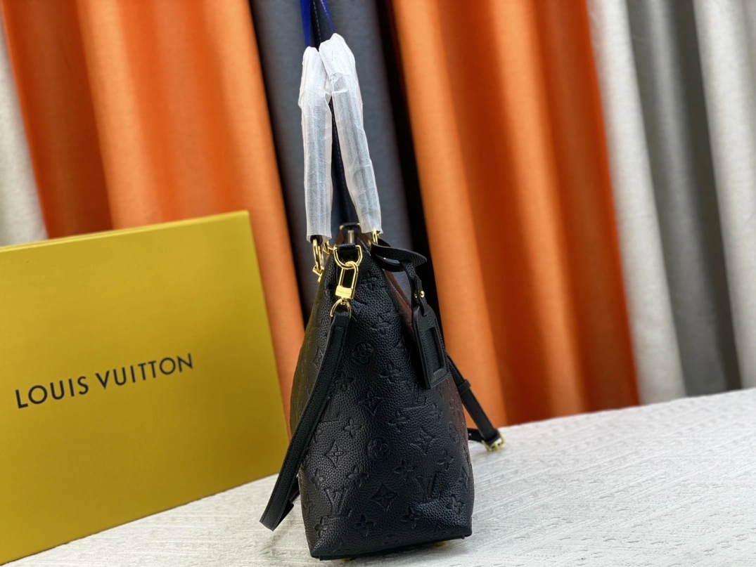 WellDesigned 939 Louis Vuitton AAA Quality Handbags For Women