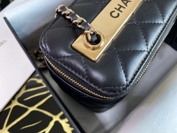 CHANEL SMALL VANITY WITH CHANELASSIC CHAIN Popular 1281 - Image 6