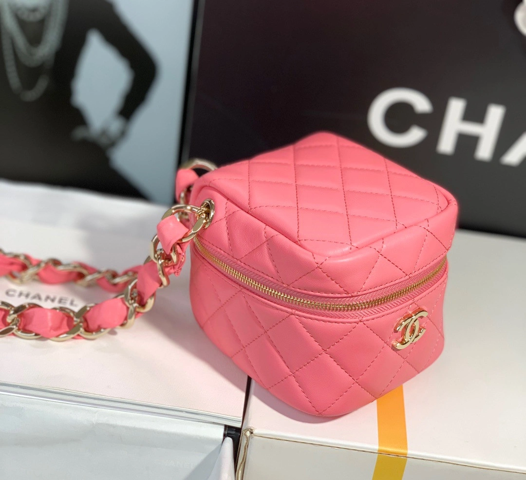 CHANEL CHANELUTCH WITH HANDLE GoodFit 1780
