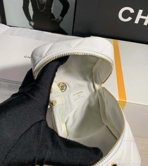 CHANEL CHANELUTCH WITH HANDLE Affordable 1777 - Image 9