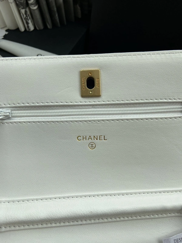Fashionable CHANEL CHAIN WALLET 1371 - Image 7