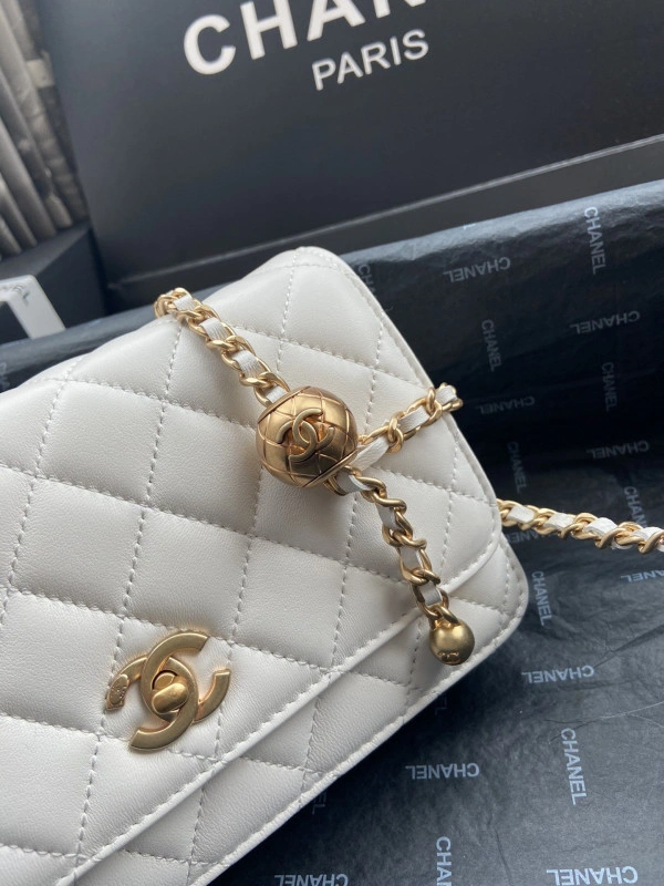 Fashionable CHANEL CHAIN WALLET 1371 - Image 9