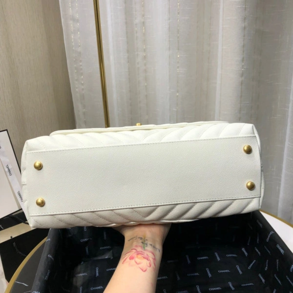 CHANEL COCO HANDLE ModernLook 1084 - Image 8