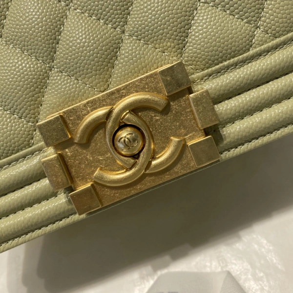 Fashionable CHANEL BOY BAG 220 - Image 8