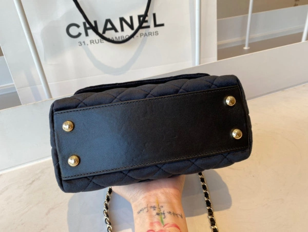 WellDesigned CHANEL MINI FLAP BAG WITH TOP HANDLE 1039 - Image 9