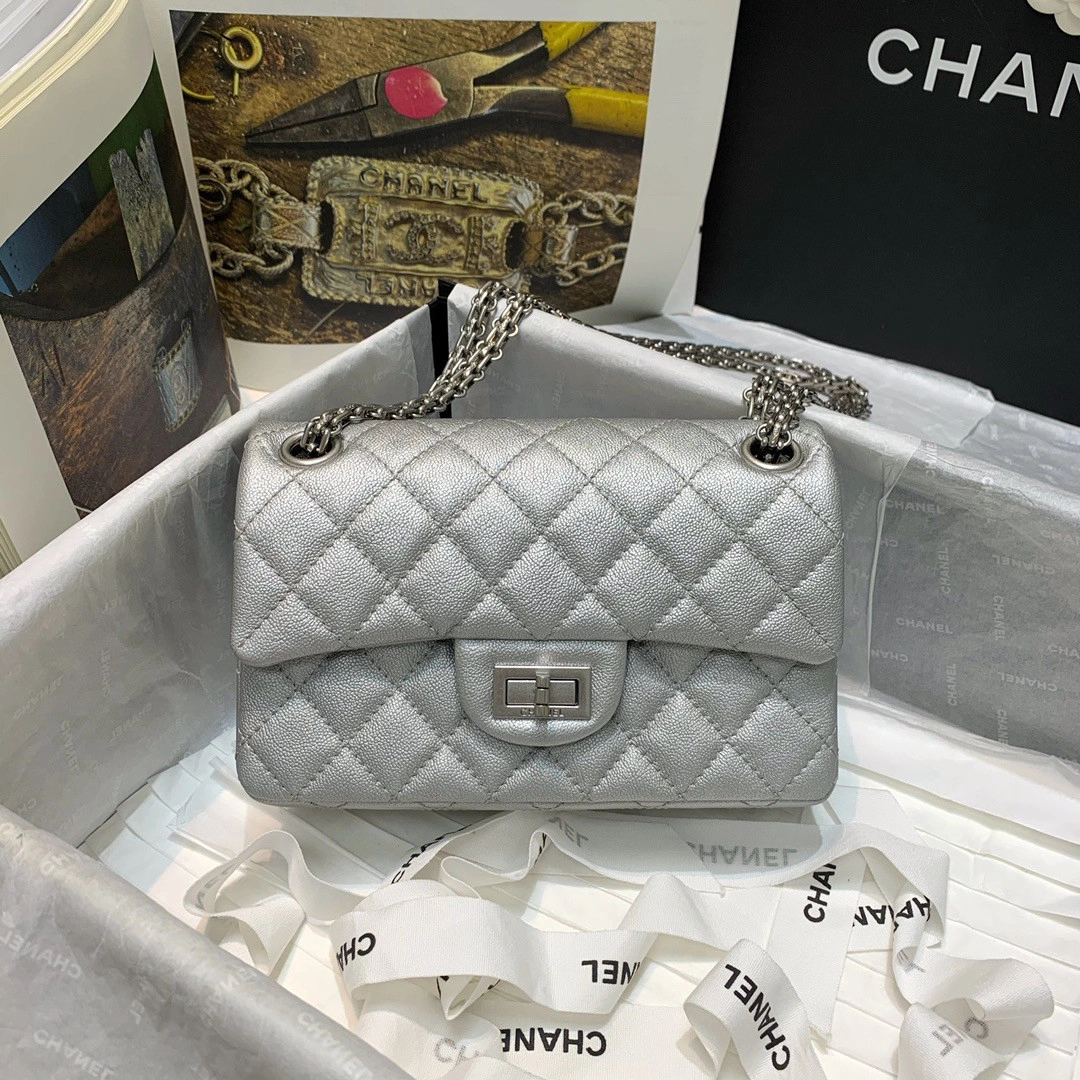 Popular CHANEL FLAP BAG 606 - Image 3