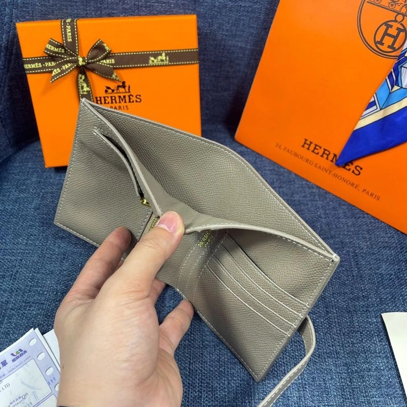 Hermes Bearn Compact Wallet Epsom Leather Gold Hardware In Grey - Image 4