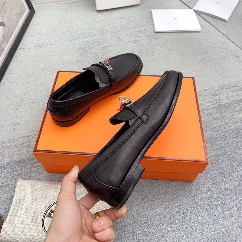 Hermes Destin Loafers Women Goatskin with Kelly Buckle In Black - Image 4