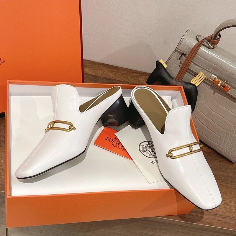 Hermes Diane Heeled Mules Women Calfskin with Roulis Buckle In White - Image 3