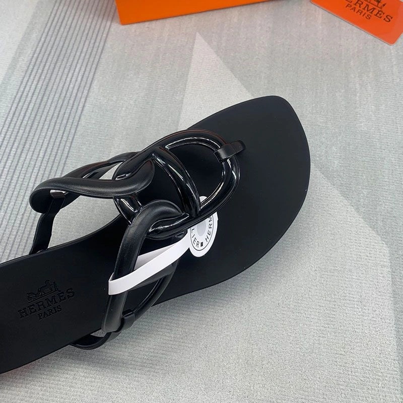 Hermes Egerie Slides Women Rubber with Chaine D'ancre In Black - Image 4