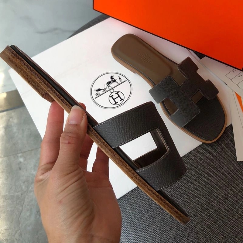 Hermes Oran Slides Women Grain Calfskin In Black Grey - Image 3