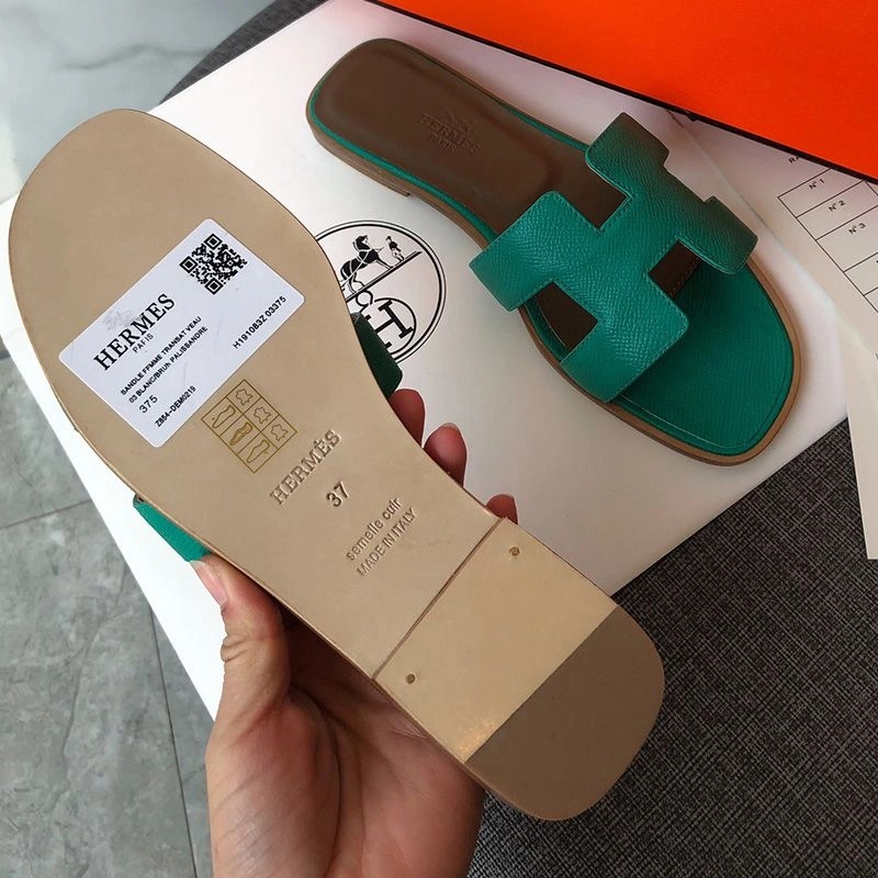 Hermes Oran Slides Women Grain Calfskin In Green - Image 3