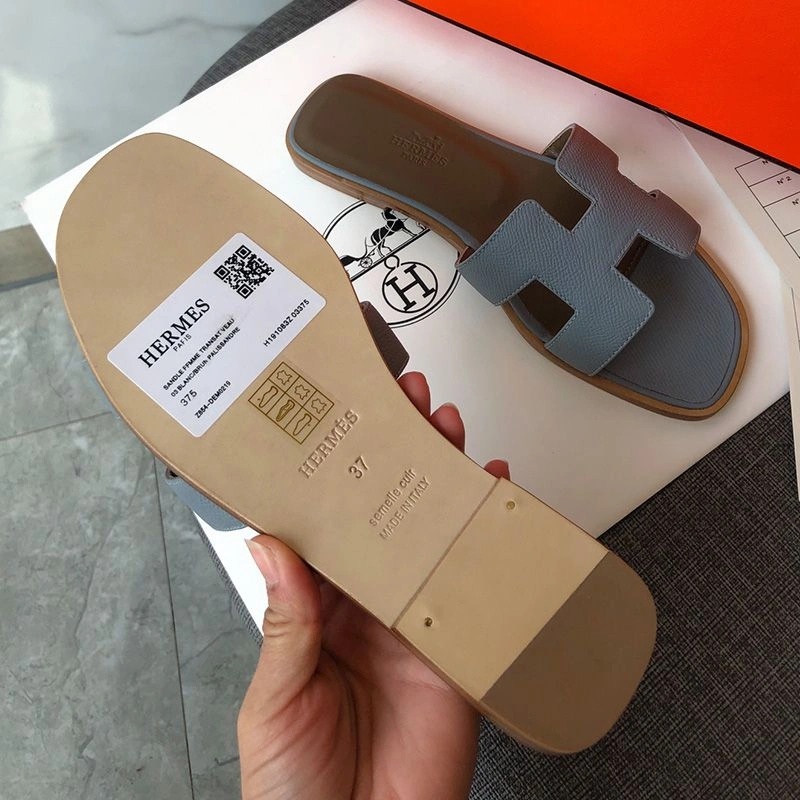 Hermes Oran Slides Women Grain Calfskin In Sky Blue - Image 4