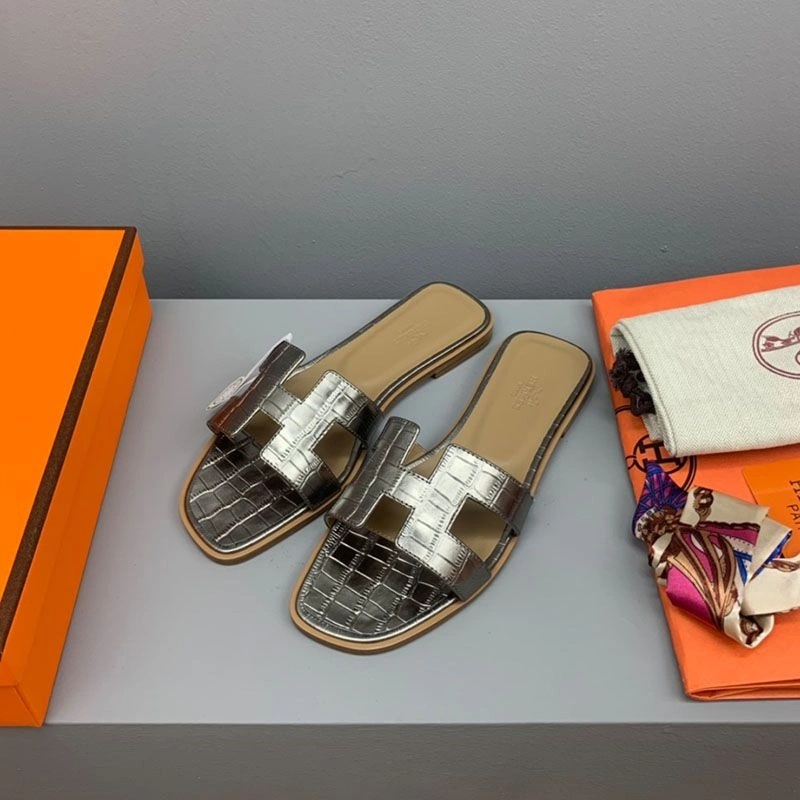 Hermes Oran Slides Women Crocodile Leather In Grey - Image 3