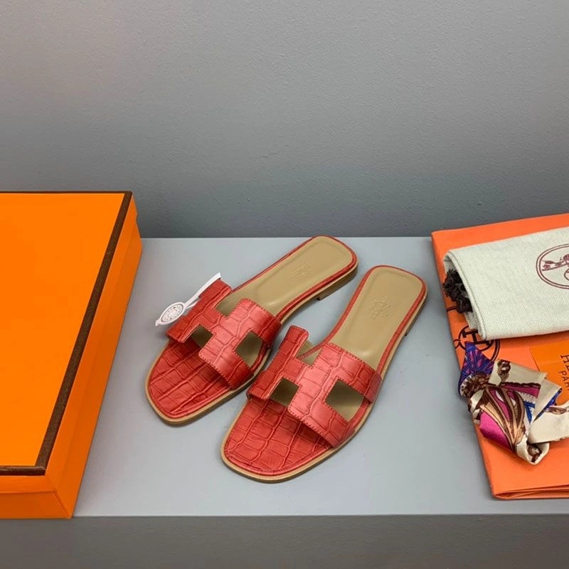 Hermes Oran Slides Women Crocodile Leather In Red - Image 3