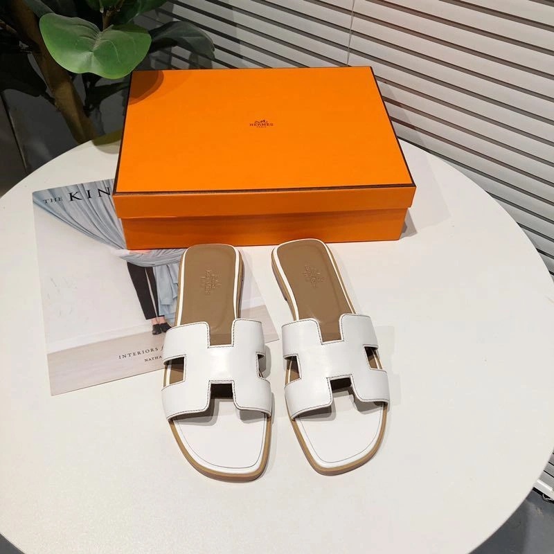 Hermes Oran Slides Women Calfskin In White - Image 3