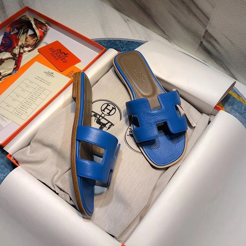 Hermes Oran Slides Women Calf Leather In Dark Blue - Image 3