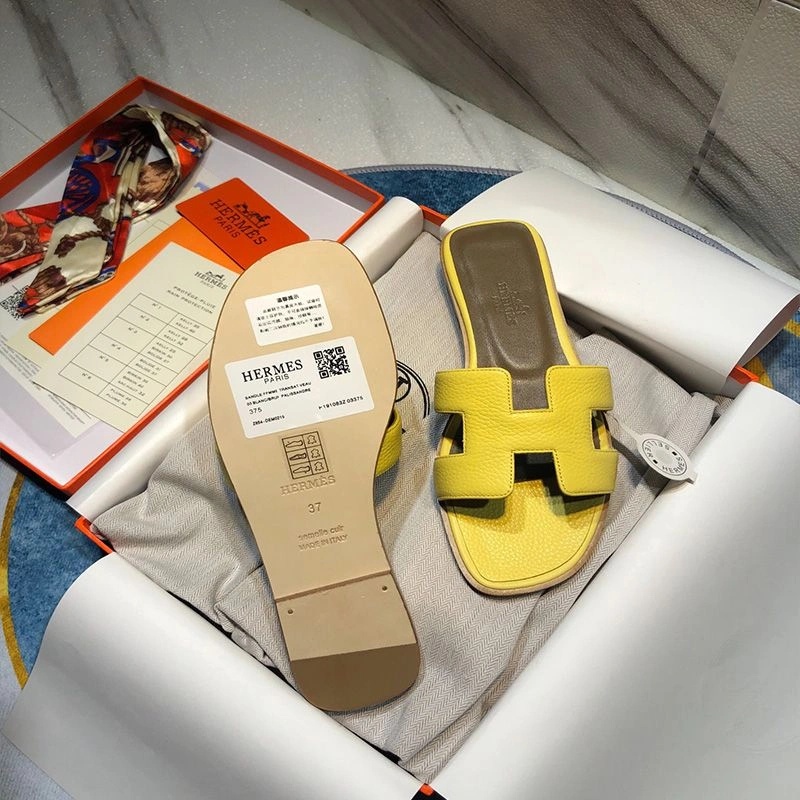 Hermes Oran Slides Women Calf Leather In Yellow - Image 3