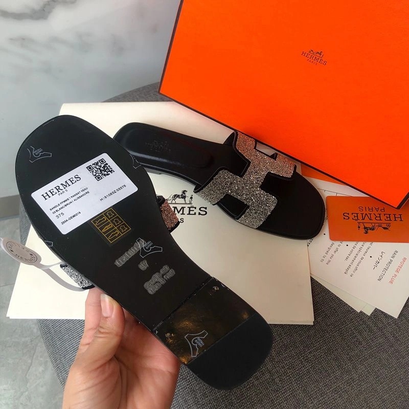 Hermes Oran Slides Women Glitter Leather In Black Silver - Image 4