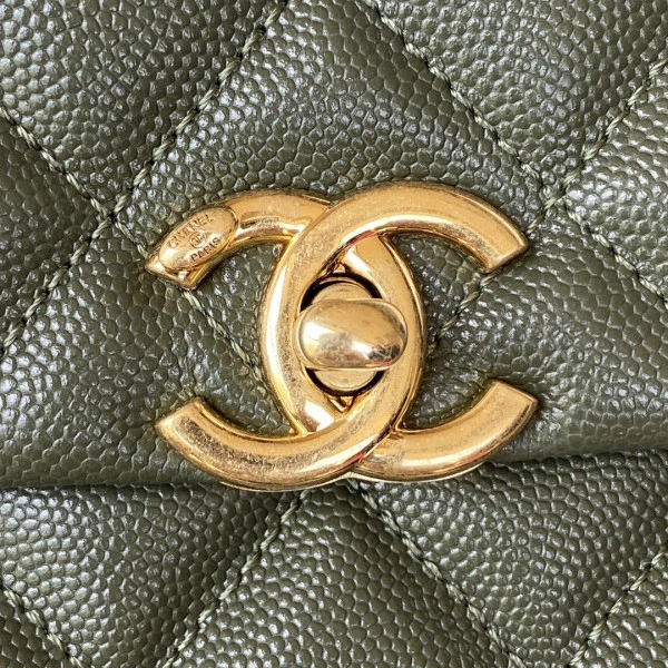 CHANEL FLAP BAG Comfortable 425 - Image 4