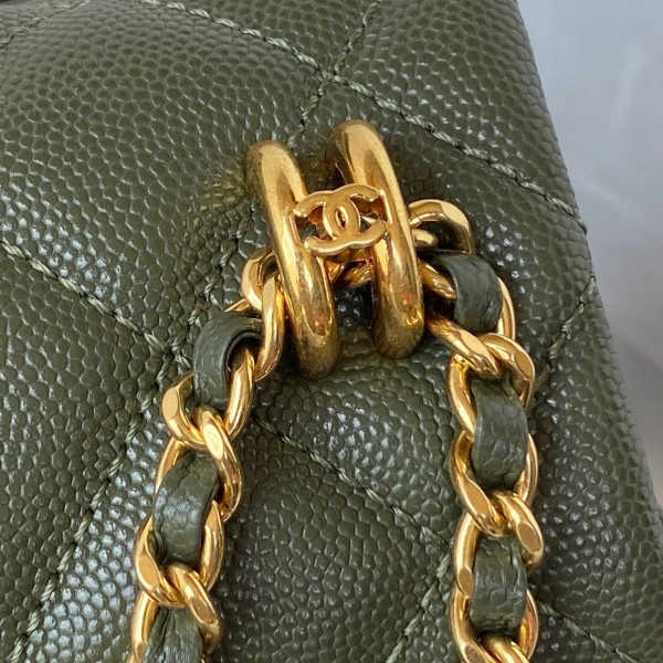 CHANEL FLAP BAG Comfortable 425 - Image 5