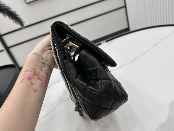 CHANEL LARGE FLAP BAG WITH TOP HANDLE UrbanStyle 959 - Image 7