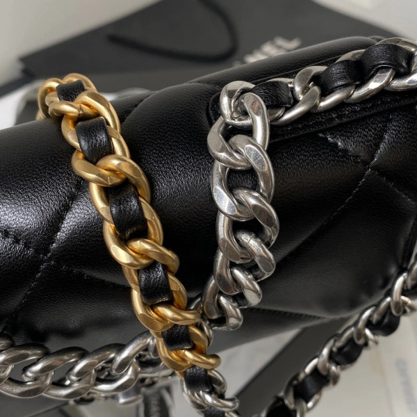 WellDesigned CHANEL 19 WALLET ON CHAIN 4 - Image 5