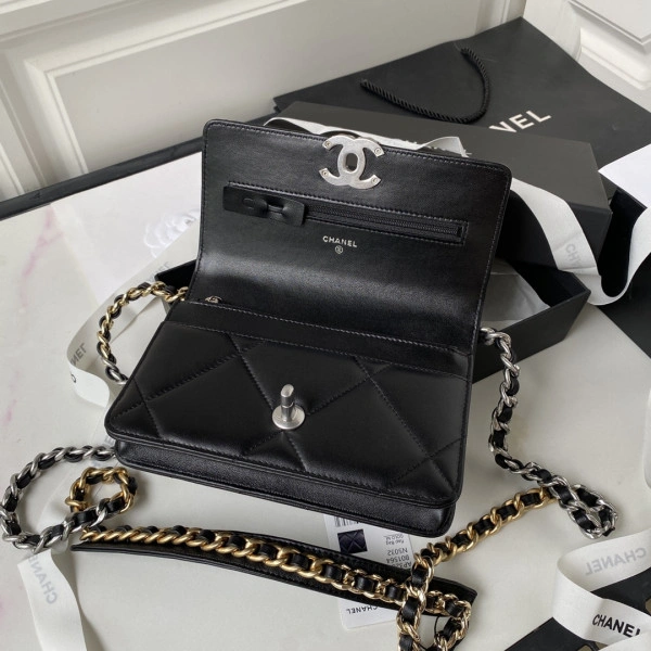WellDesigned CHANEL 19 WALLET ON CHAIN 4 - Image 7