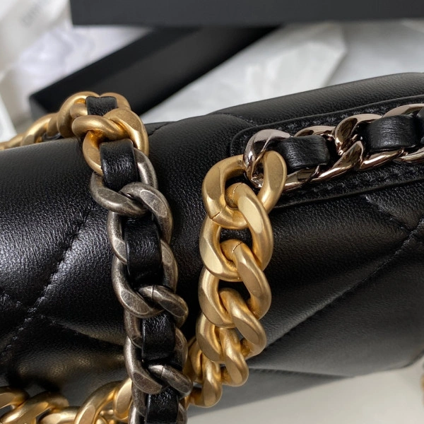 CHANEL 19 WALLET ON CHAIN AllSeason 33 - Image 5