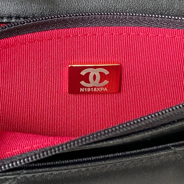 CHANEL 19 WALLET ON CHAIN AllSeason 33 - Image 10